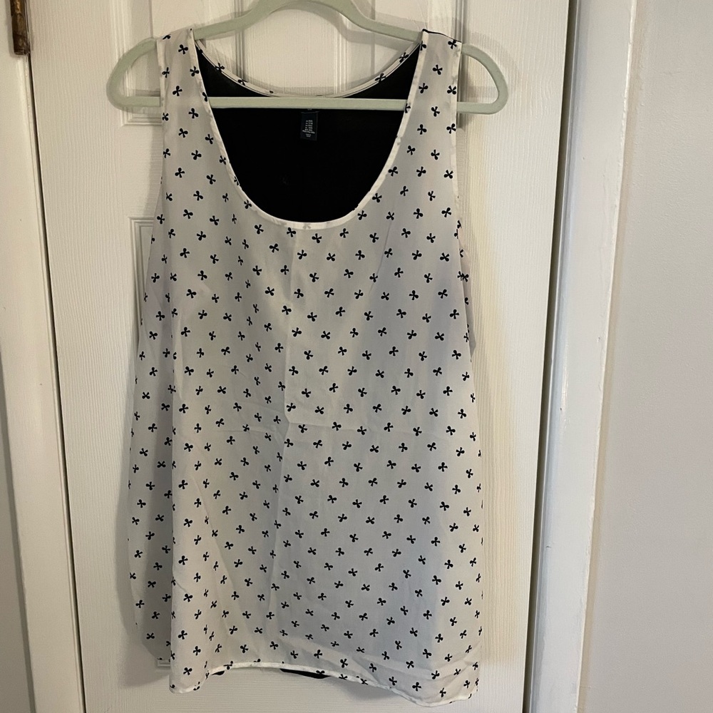 Gap White and Black Tank